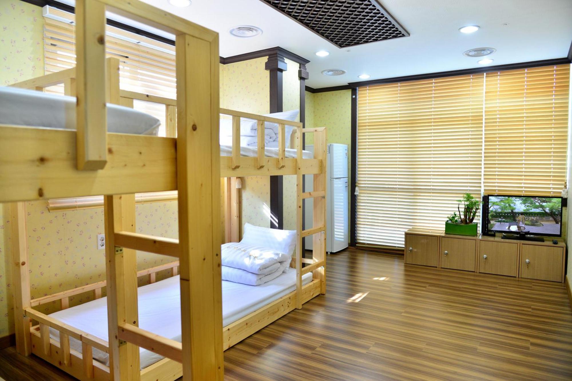 Seom Guesthouse Seogwipo Exterior photo